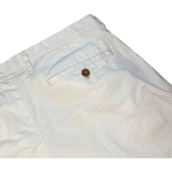 Michael Kors Men's White Flat Front Golf Shorts - Picture 9 of 10